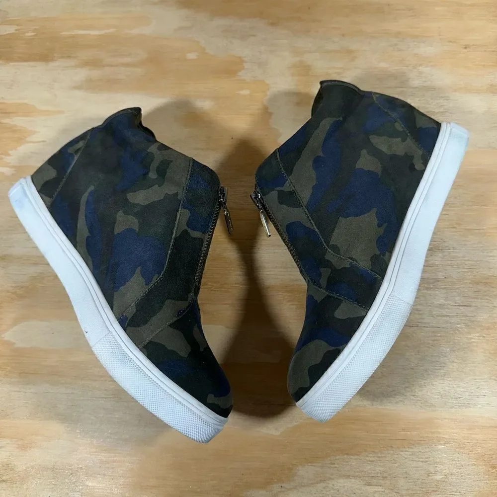 Blondo Waterproof Camo Sneakers Women’s Size 8.5